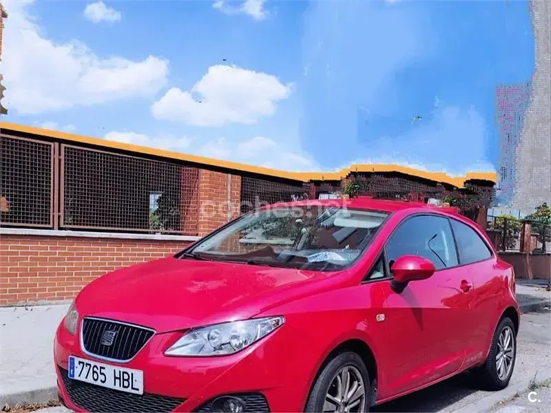 Usado Seat Ibiza SC Style 90 CV (66 kW) 2012 Rojo Utilitario