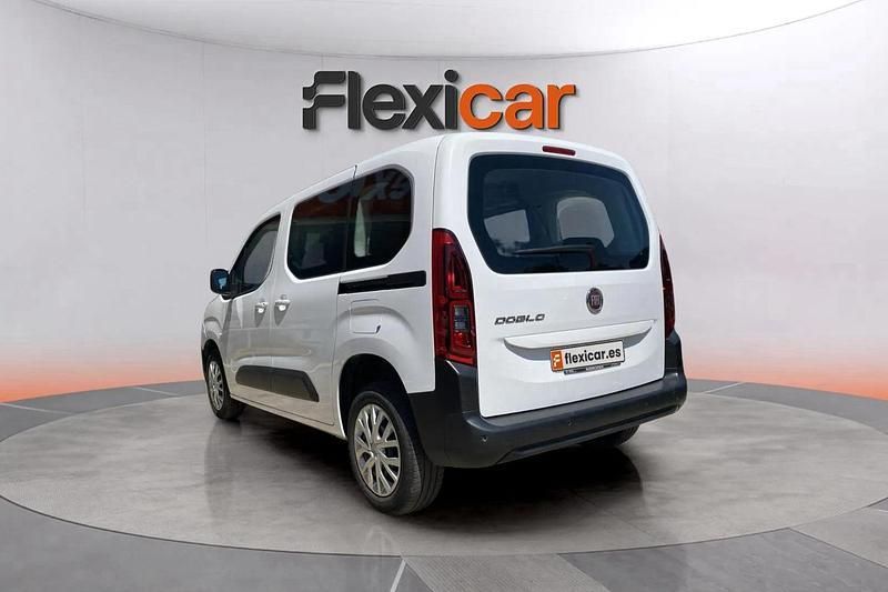 Usado Fiat Doblò 103 CV (75 kW) 2023 Blanco Monovolumen
