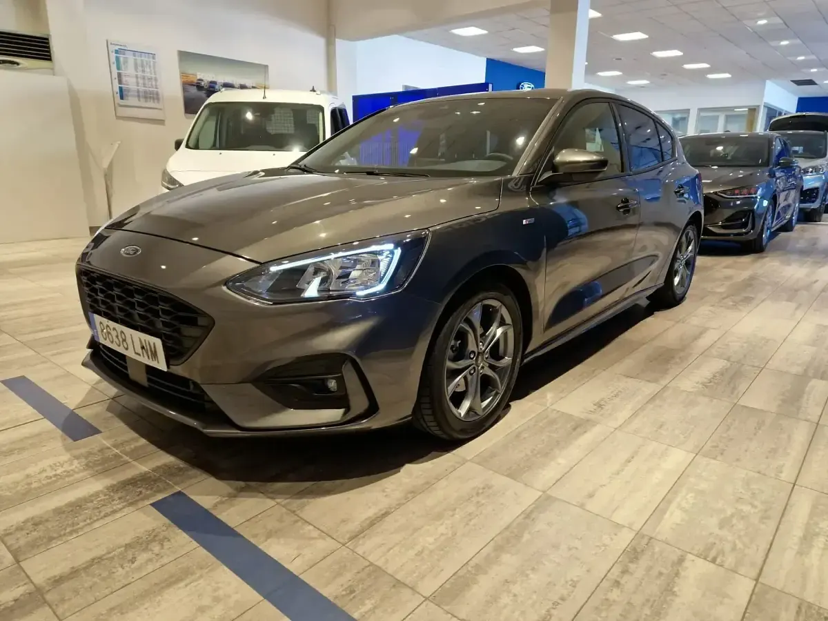 Używany Ford Focus ST-Line 125 KM (91 kW) 2021 Szary Kombi