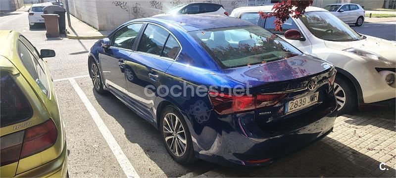 Używany Toyota Avensis Advance 143 KM (105 kW) 2016 Niebieski Sedan/Limuzyna