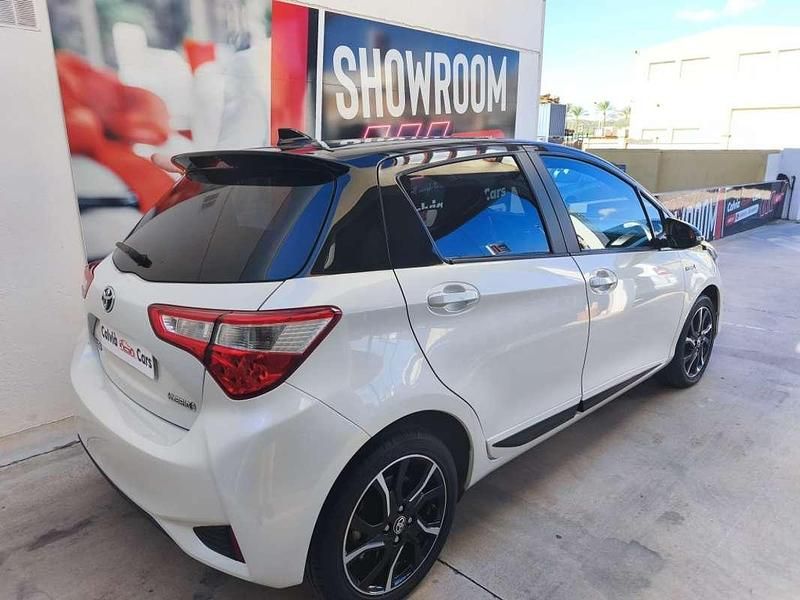 Usado Toyota Yaris Hybrid 73 CV (53 kW) 2018 Blanco Utilitario