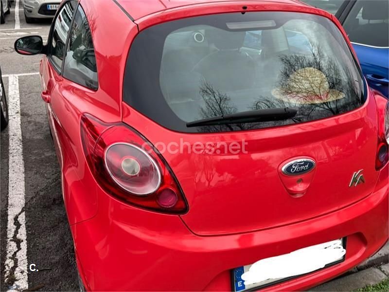 Usado Ford Ka 69 CV (50 kW) 2011 Rojo Utilitario