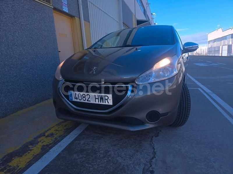 Usado Peugeot 208 Active 68 CV (50 kW) 2012 Beige Utilitario