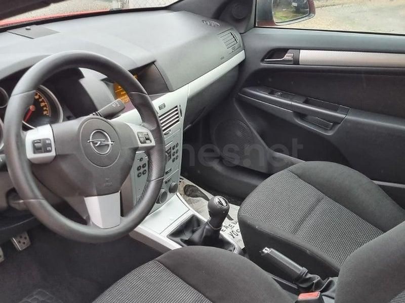 Usado Opel Astra GTC Cosmo 125 CV (91 kW) 2005 Rojo Berlina
