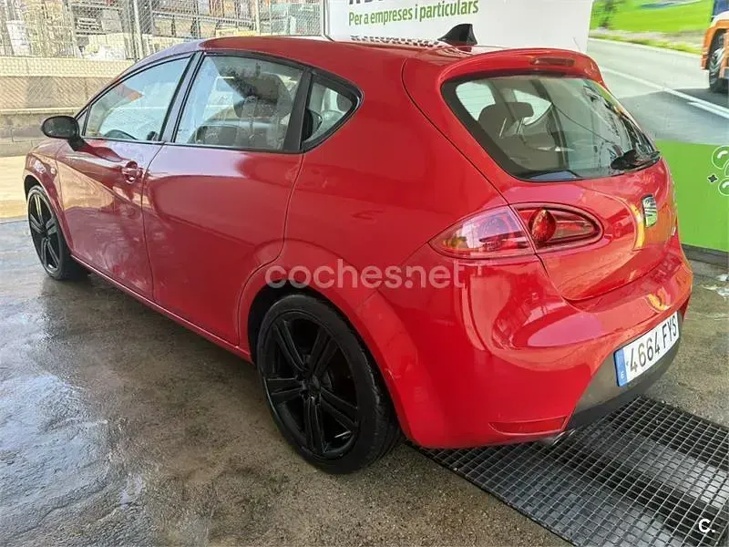 Usado Seat Leon FR 170 CV (125 kW) 2007 Rojo Utilitario