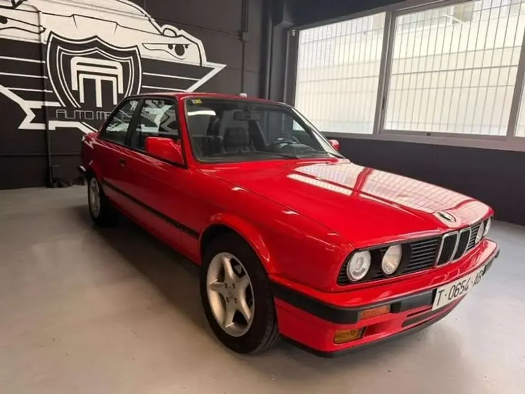 Usado BMW 318 140 CV (102 kW) 1990 Rojo Berlina