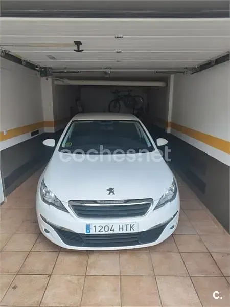 Usado Peugeot 308 Access 92 CV (67 kW) 2013 Blanco Berlina