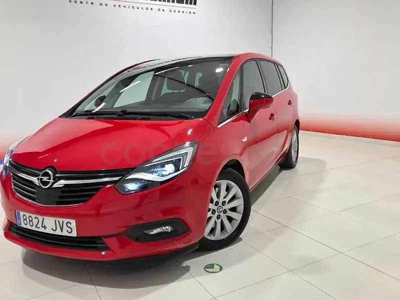 Usado Opel Zafira Tourer Excellence 170 CV (125 kW) 2016 Rojo Monovolumen