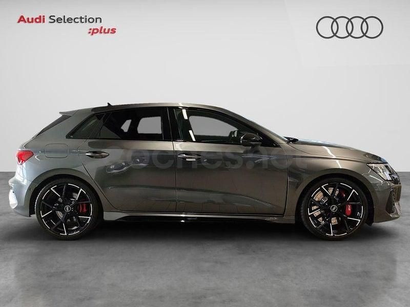 Usado Audi RS3 400 CV (294 kW) 2023 Gris / plata Berlina