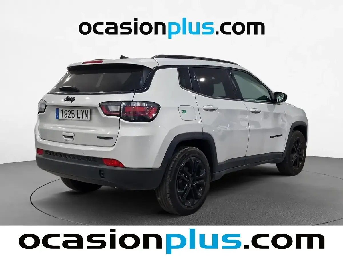 Usado Jeep Compass Night Eagle 130 CV (95 kW) 2022 Blanco SUV