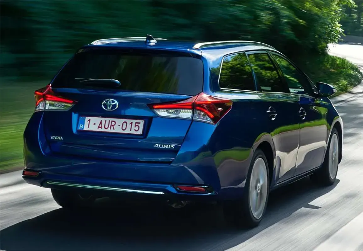 Usado Toyota Auris Touring Sports 136 CV (100 kW) 2016 Azul Familiar
