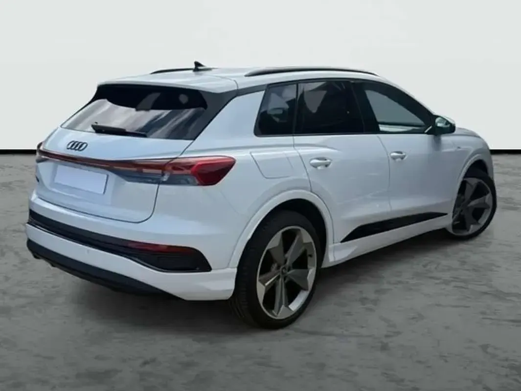 Usado Audi Q4 e-tron S-Line 210 kW (286 CV) 2026 Blanco SUV