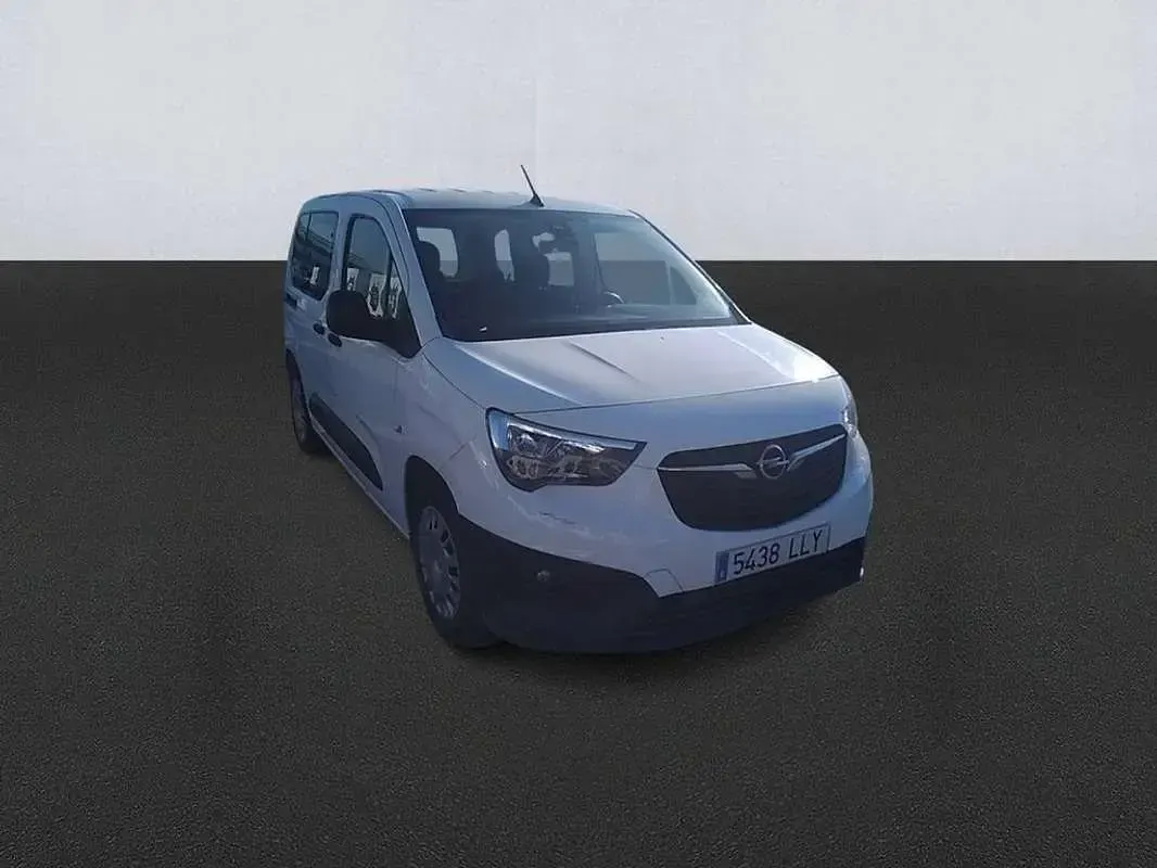 Usado Opel Combo Life Expression 102 CV (75 kW) 2020 Blanco Monovolumen