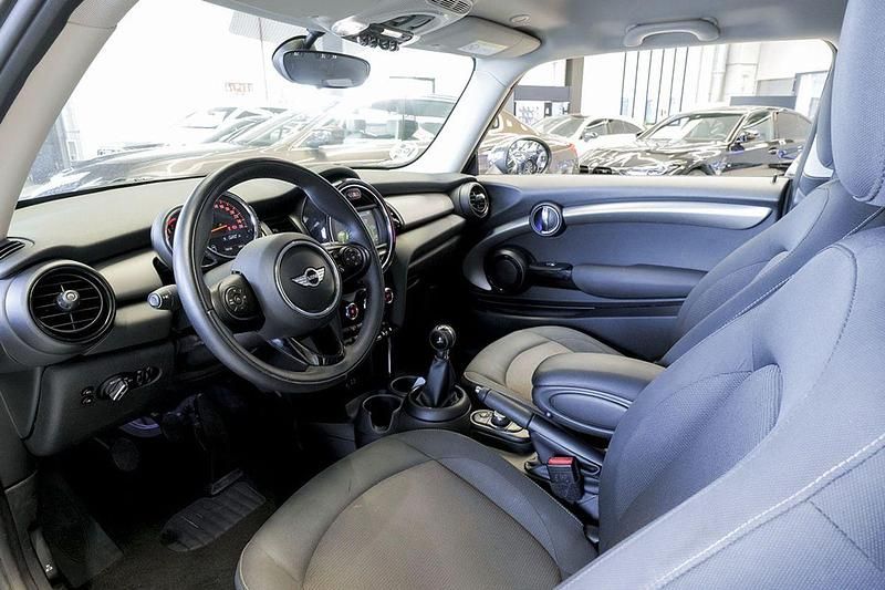 Usado Mini Cooper 103 CV (75 kW) 2018 Negro Utilitario