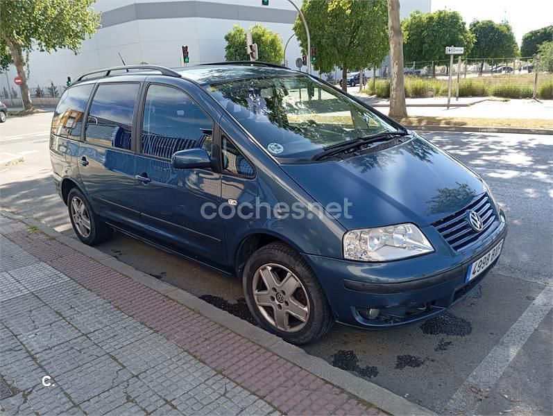 Usado VW Sharan Comfortline 204 CV (150 kW) 2002 Azul Monovolumen