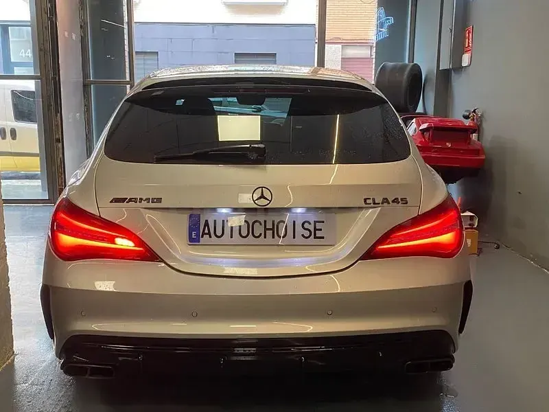 Usado Mercedes CLA45 AMG Shooting Brake 381 CV (280 kW) 2018 Gris / plata Familiar