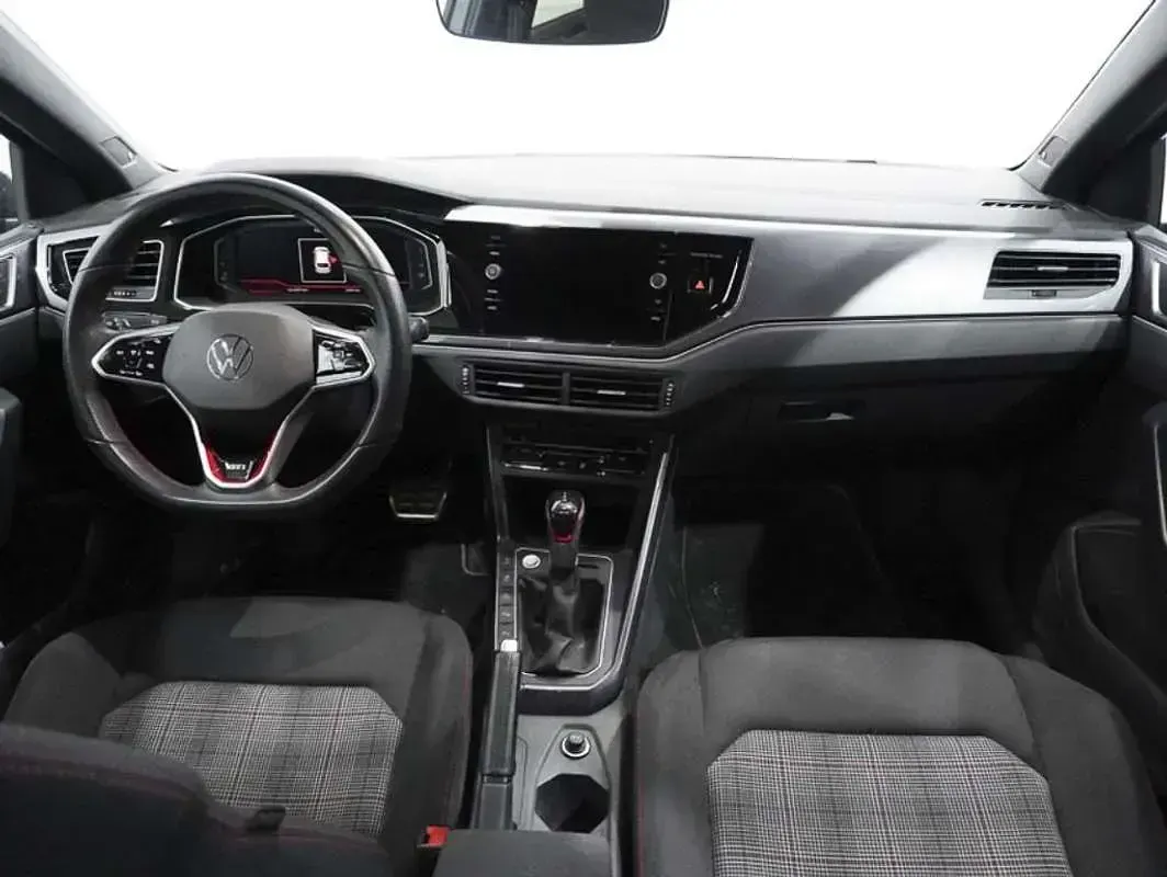 Usado VW Polo GTI 207 CV (152 kW) 2024 Gris Utilitario