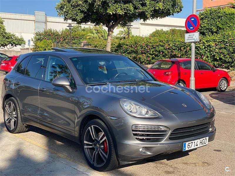 Usado Porsche Cayenne 240 CV (176 kW) 2011 Gris / plata SUV