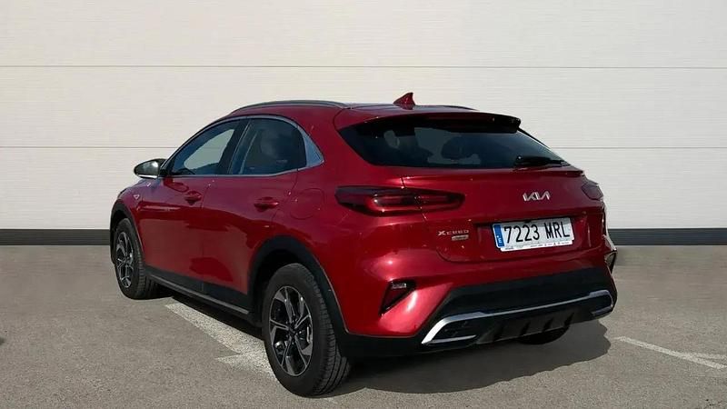 Usado Kia XCeed 136 HP (100 kW) 2024 Vermelho SUV