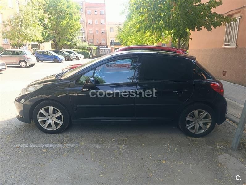 Negro Usado 2008 Peugeot 207 Sport Berlina | 3100 € (Precio justo) - Imagen 1/4