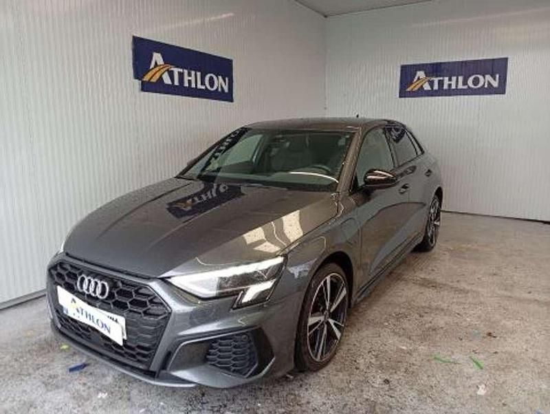 Usado Audi A3 Sportback e-tron Competition 150 CV (110 kW) 2022 Gris Utilitario