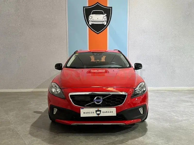 Usado Volvo V40 CC Momentum 150 CV (110 kW) 2014 Rojo Familiar