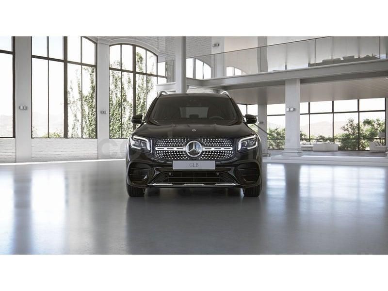 Usado Mercedes GLB200 AMG line 150 CV (110 kW) 2024 Negro noche SUV