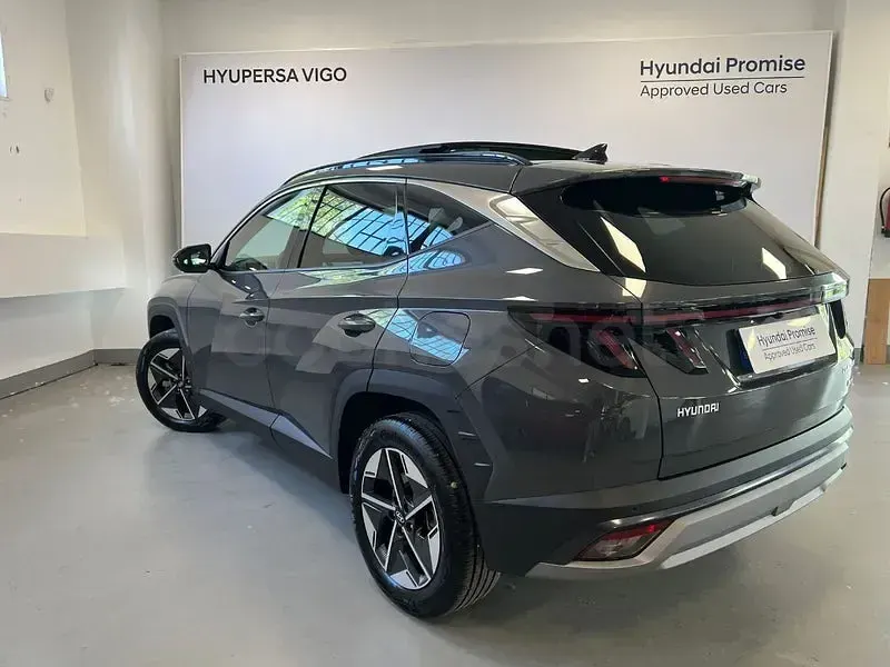 Usado Hyundai Tucson 252 CV (185 kW) 2025 Gris / plata SUV