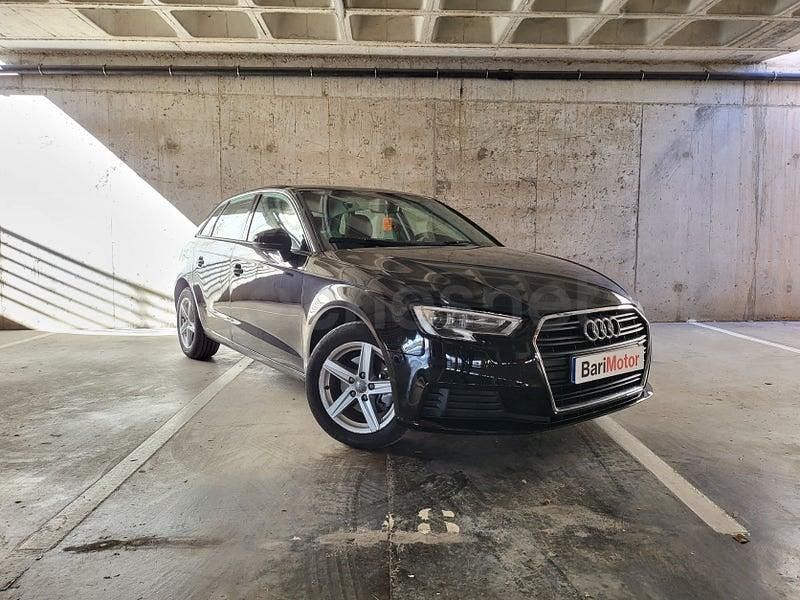 Usado Audi A3 116 CV (85 kW) 2018 Negro Berlina
