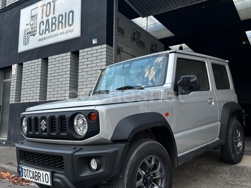 Usado Suzuki Jimny 102 CV (75 kW) 2020 Gris / plata SUV