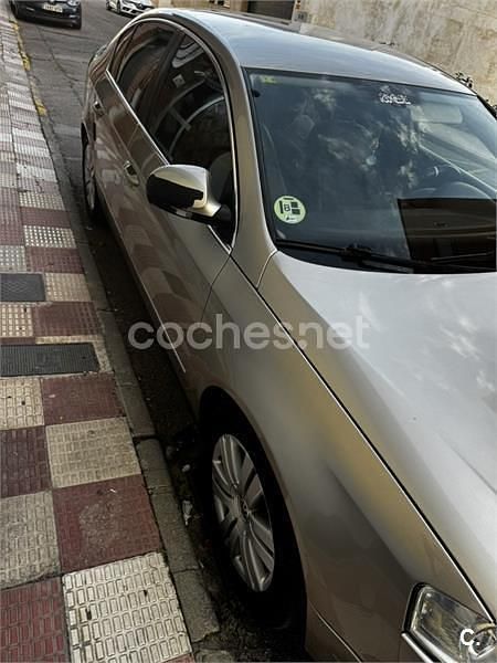 Usado VW Passat Trendline 140 HP (102 kW) 2007 Bege Sedan