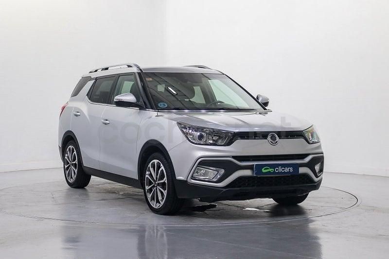 Usado Ssangyong (KGM) XLV Limited 115 CV (84 kW) 2017 Gris / plata SUV