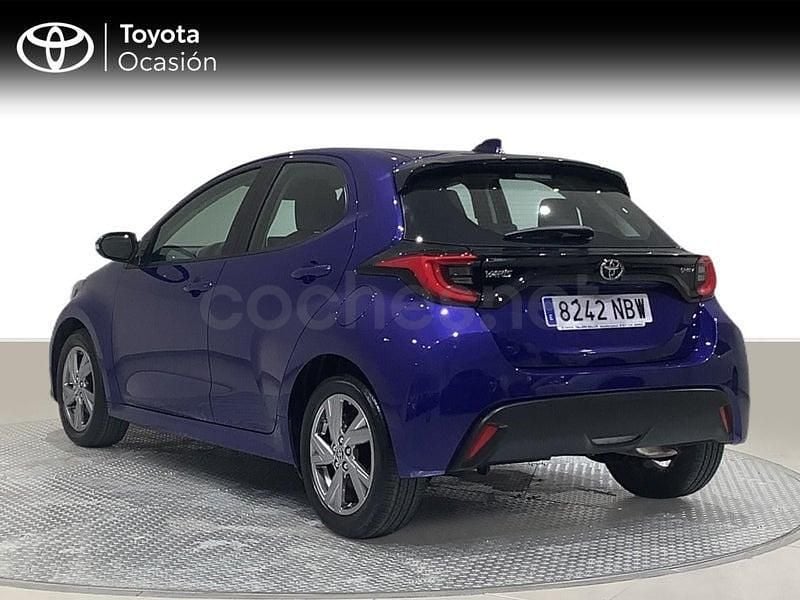 Usado Toyota Yaris Hybrid Active 116 CV (85 kW) 2025 Azul Berlina