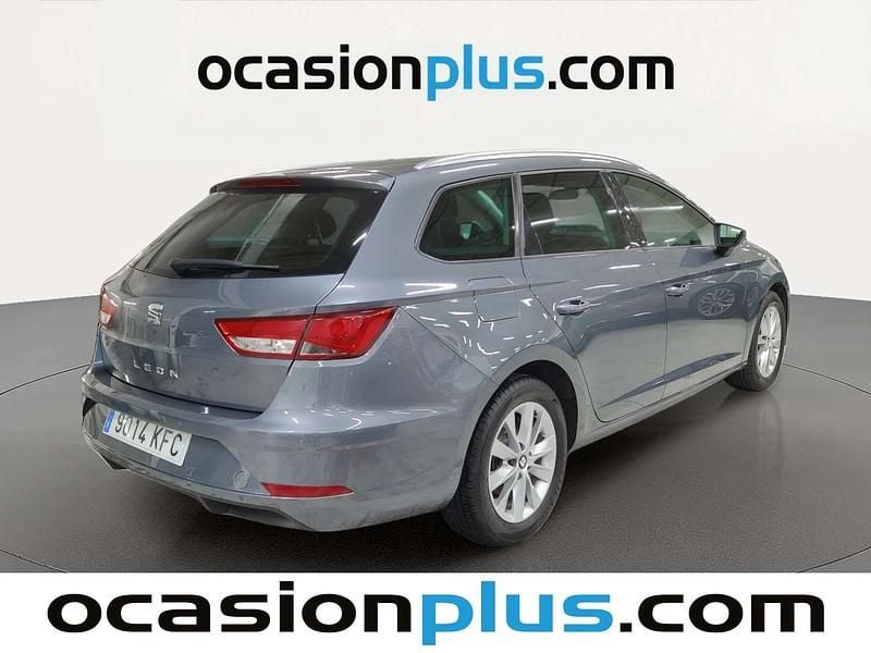 Usado Seat Leon Style Plus 115 CV (84 kW) 2017 Gris Monovolumen