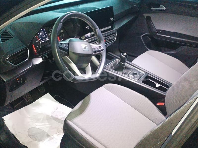 Usado Seat Leon Style 110 CV (80 kW) 2024 Negro Berlina