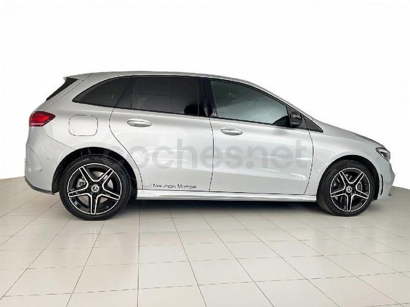 Usado Mercedes B250e 218 CV (160 kW) 2025 Gris / plata Monovolumen