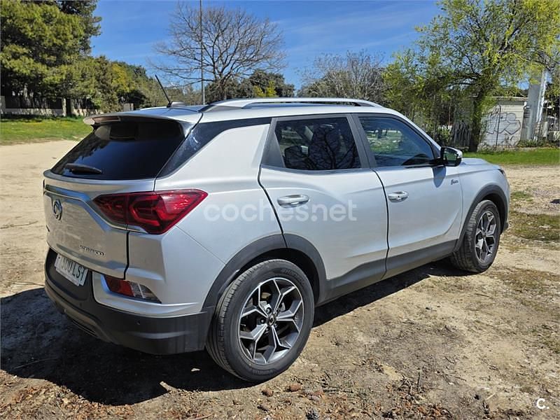 Usado Ssangyong (KGM) Korando Limited 163 CV (119 kW) 2021 Gris / plata SUV
