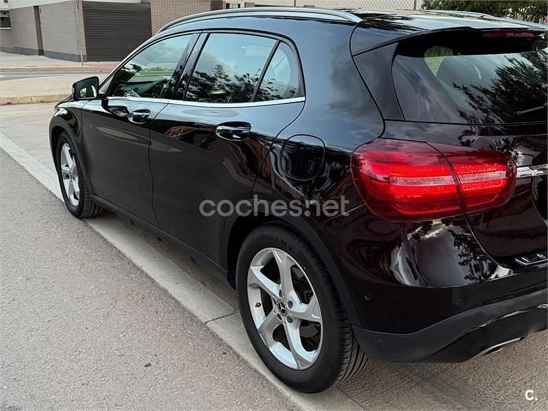 Usado Mercedes GLA180 122 CV (89 kW) 2017 Gris / plata SUV