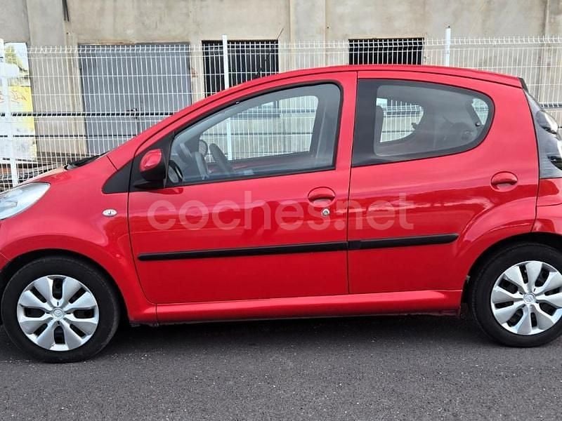Usado Citroën C1 54 CV (39 kW) 2008 Rojo Utilitario