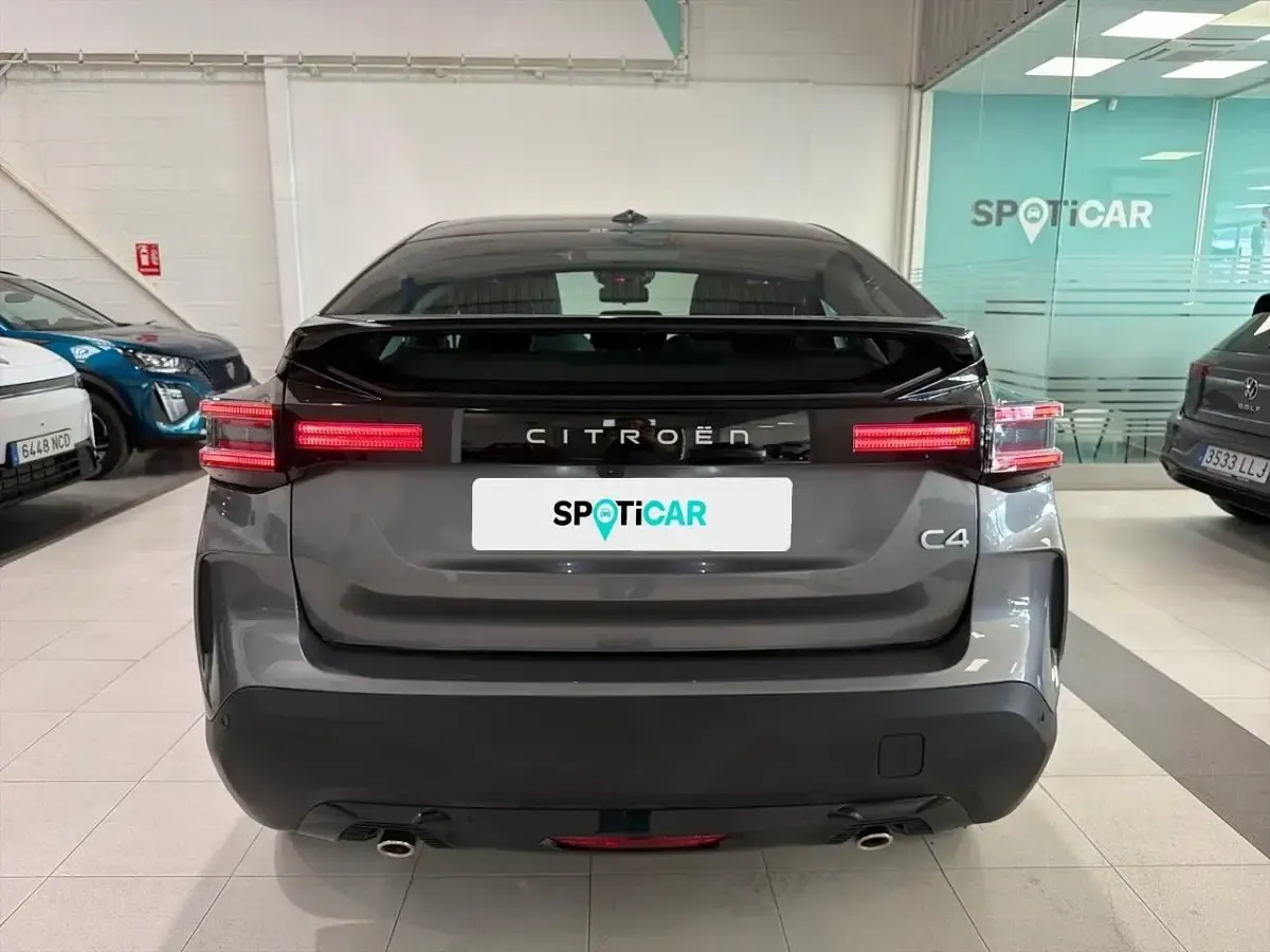Usado Citroën C4 136 CV (100 kW) 2025 Gris SUV