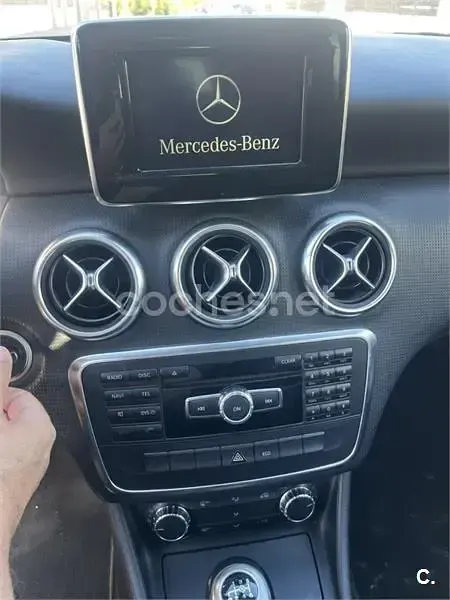 Usado Mercedes A180 Style 109 CV (80 kW) 2013 Blanco Berlina