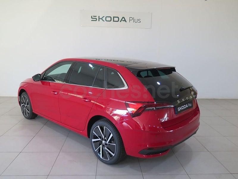 Usado Skoda Scala 116 CV (85 kW) 2024 Rojo Utilitario