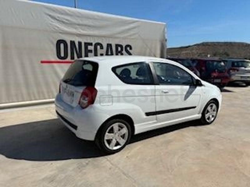 Usado Chevrolet Aveo LS 101 CV (74 kW) 2010 Blanco Berlina