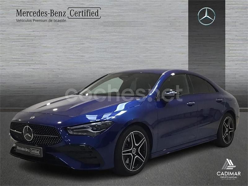 Azul Usado 2025 Mercedes CLA200 Berlina | 37.900 € (Buen precio) - Imagen 1/4