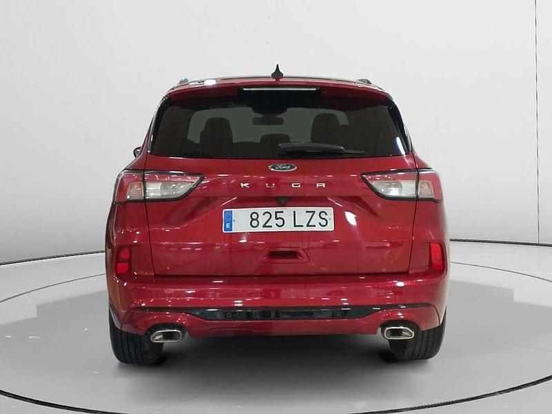 Usado Ford Kuga ST-Line 151 HP (111 kW) 2022 Vermelho SUV