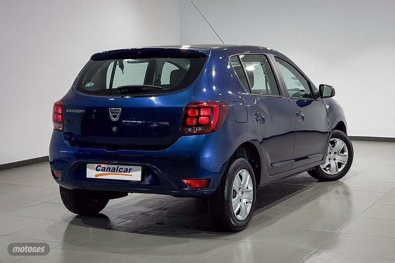 Usado Dacia Sandero Comfort 90 CV (66 kW) 2019 Azul Berlina