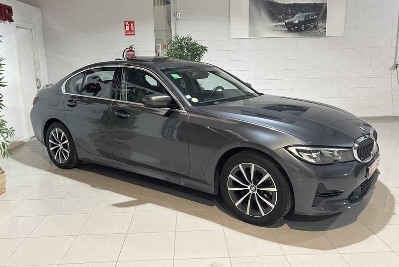 Usado BMW 318 Advantage 150 CV (110 kW) 2022 Gris / plata Berlina