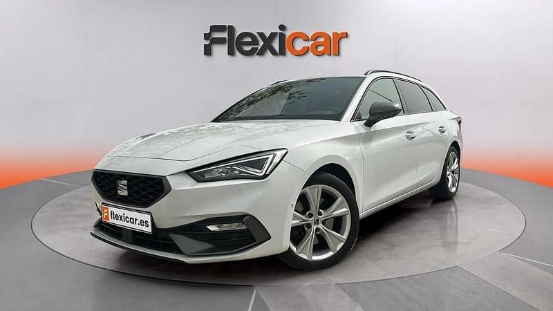 Usado Seat Leon FR 150 CV (110 kW) 2021 Blanco Familiar