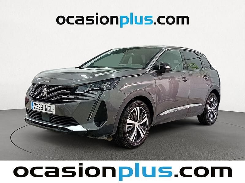 Usado Peugeot 3008 Allure 131 CV (96 kW) 2023 Gris plata SUV