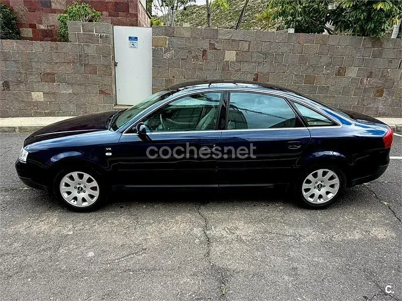Usado Audi A6 165 CV (121 kW) 2001 Azul Berlina